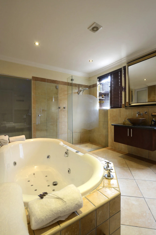 Whalesong Hotel & Spa
