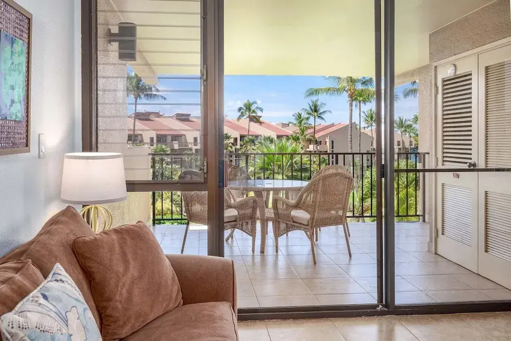 Kamaole Sands 3-308, Premier Location, Renovated, Large Lanai, Wi-fi, Split AC!