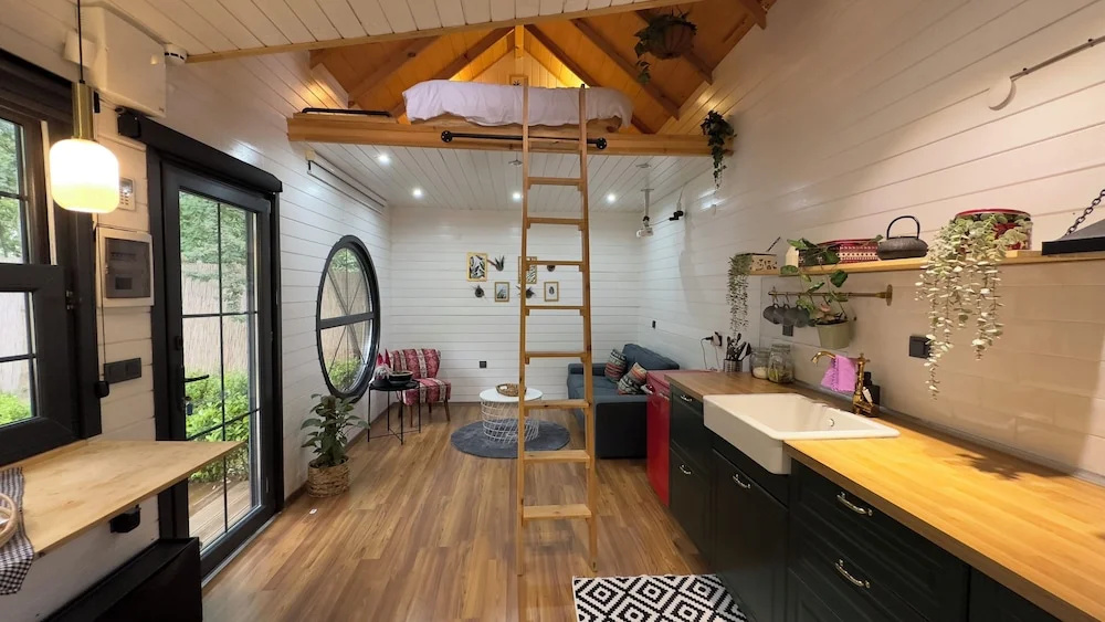 Pentalow Cabin