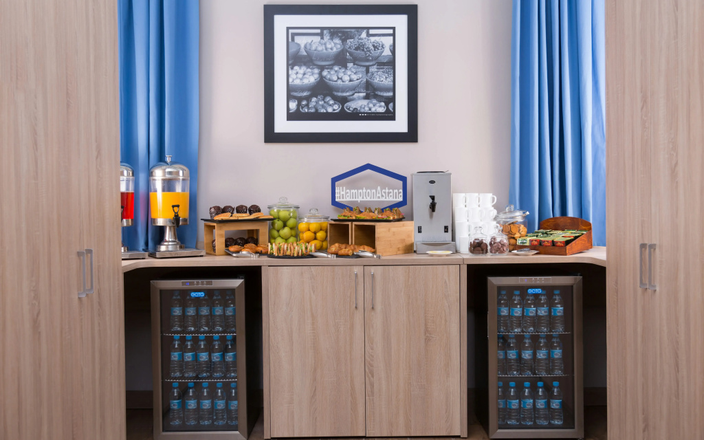 Hampton By Hilton Astana Triumphal Arch