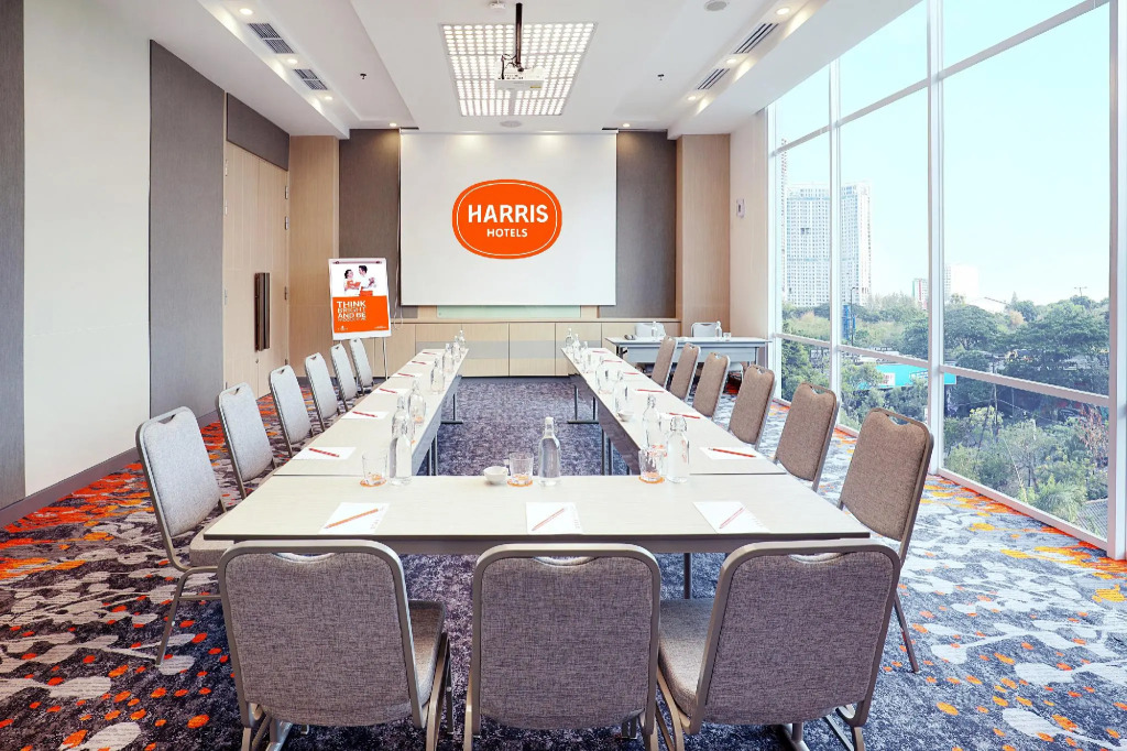 HARRIS Hotel & Conventions Bundaran Satelit Surabaya