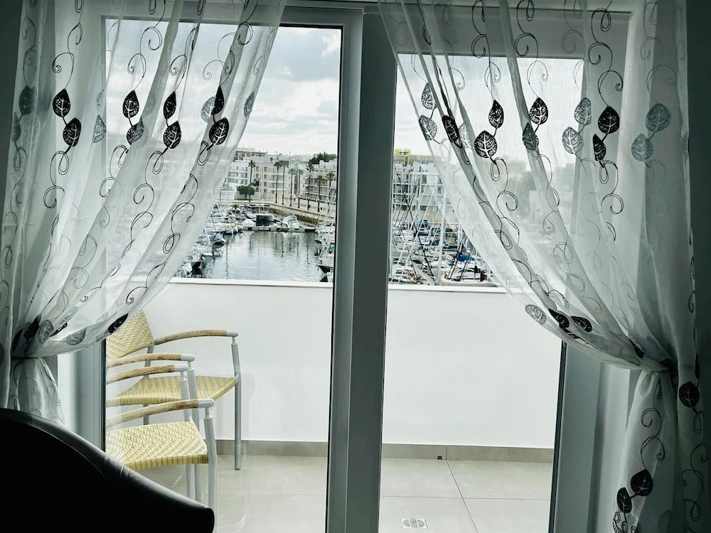 Studio apt With Spectacular Views of Lagos Marina