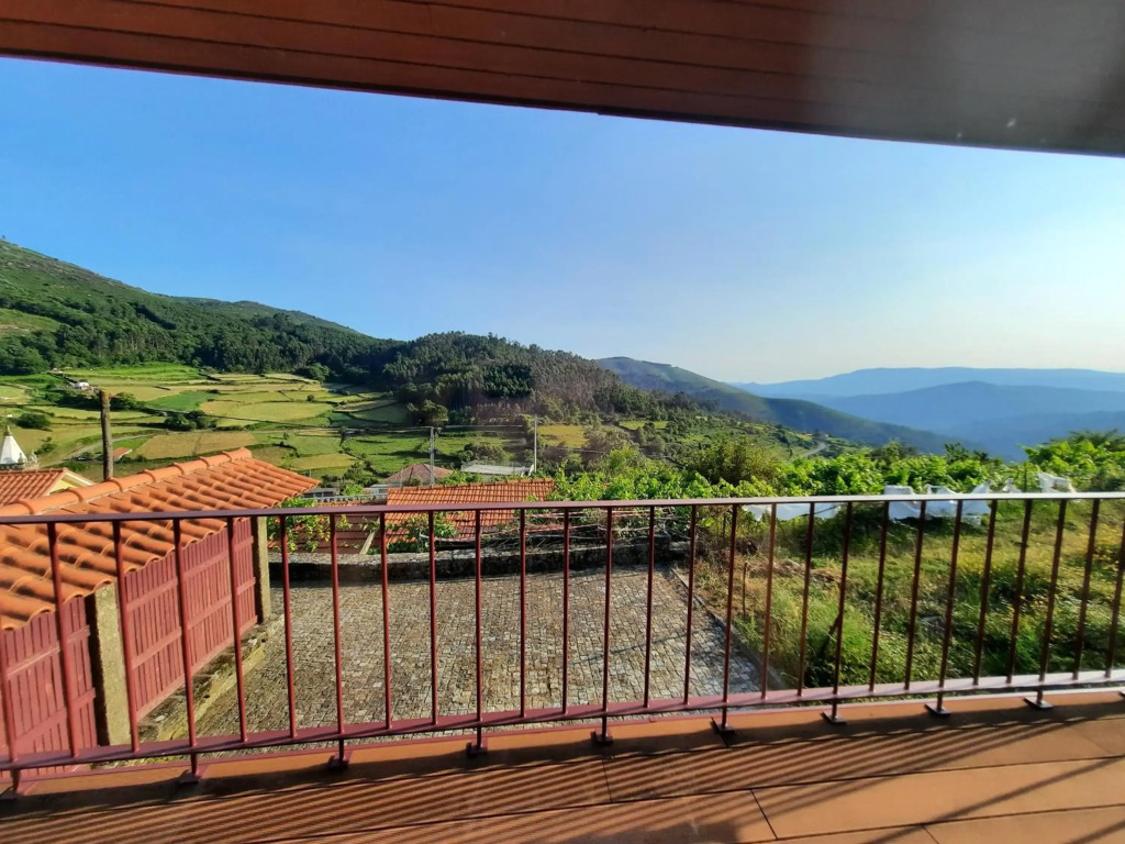 Casa de Labrujó - Vista Panorâmica e Tranquilidade