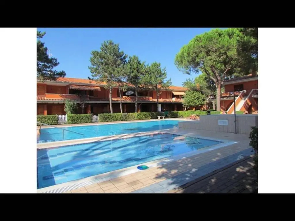 Chill in our Gorgeous Pool-beahost