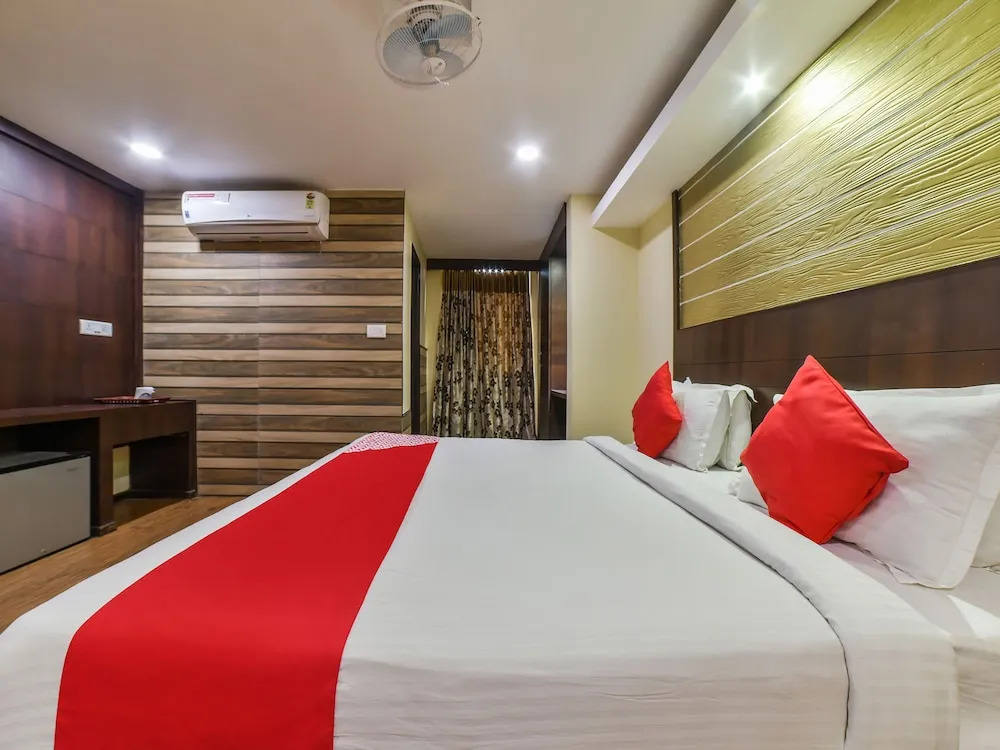 OYO 4668 Hotel Ocean Residency