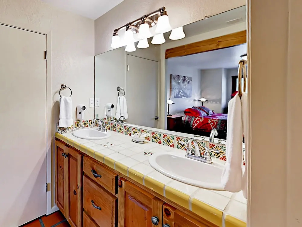 320 Artist Road Condo Unit 94 2 Bedrooms 2.5 Bathrooms Condo