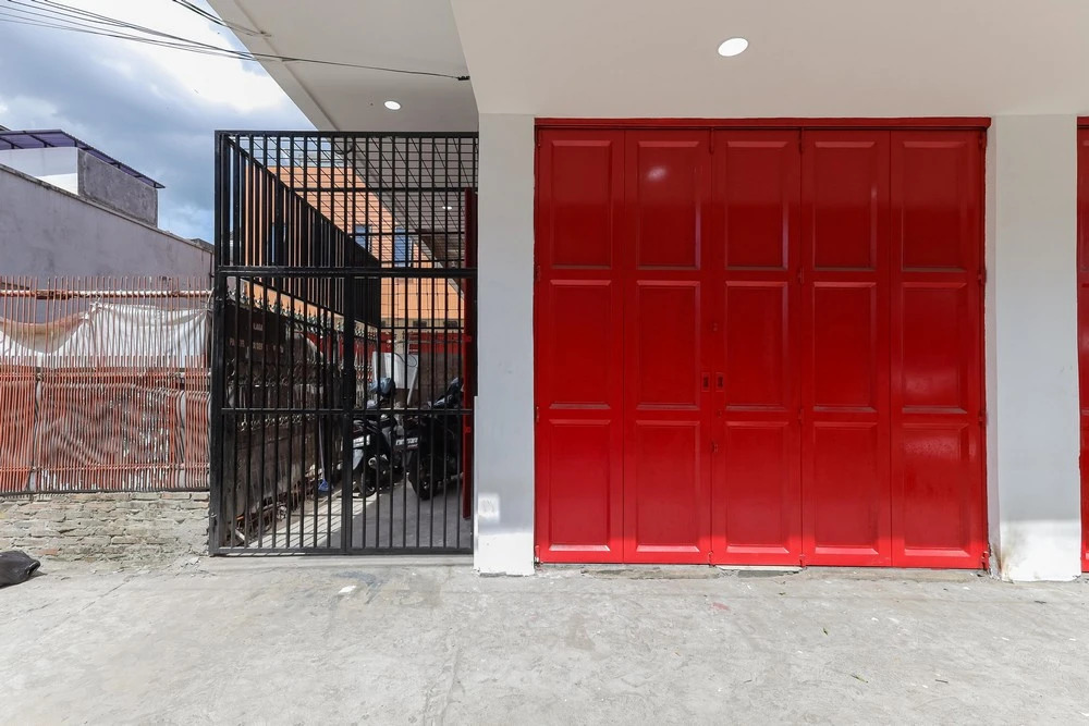 RedDoorz near Pasar Lama Serang