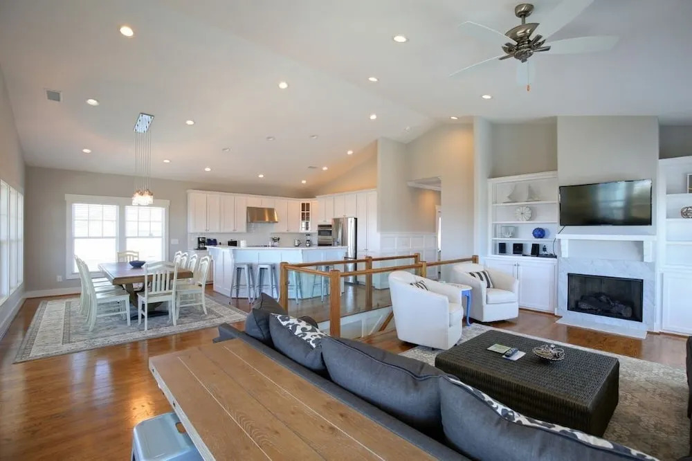 Absolute Paradise 5 Bedroom Home by RedAwning