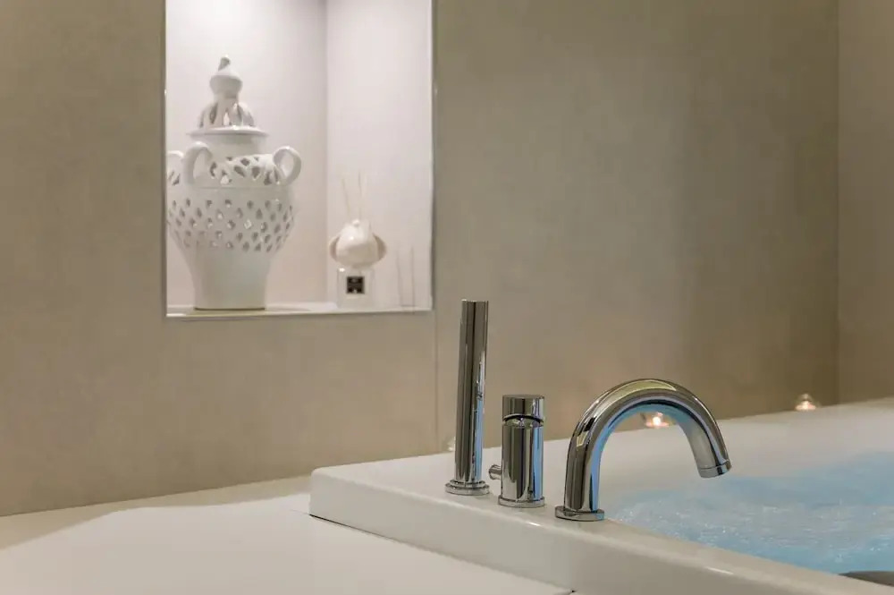 Prescious Suite 25 with Hot Tub