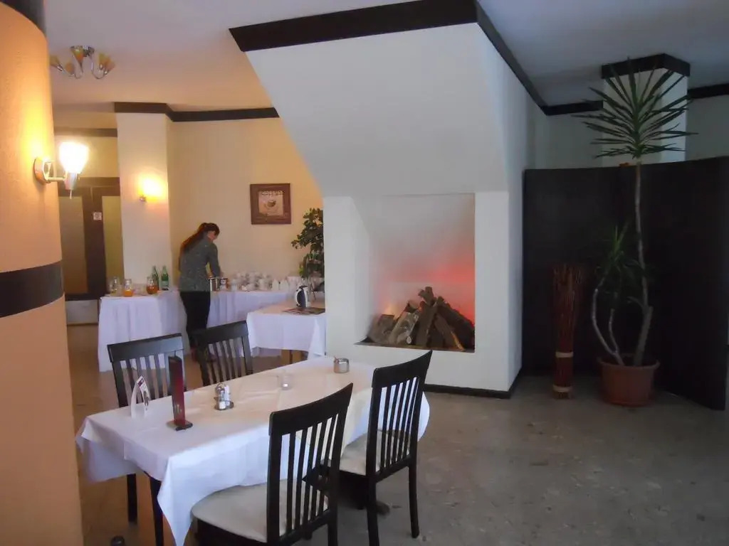 Hotel &Restaurant Time-Out