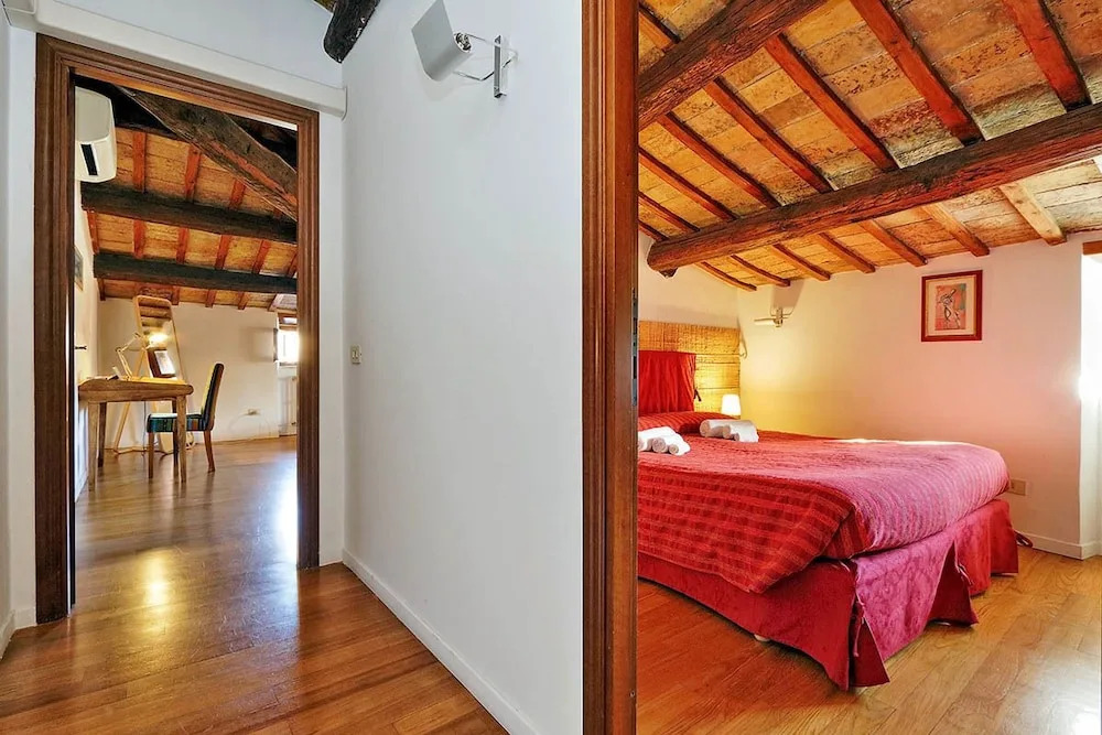 Piazza Mattei Elegant Apartment