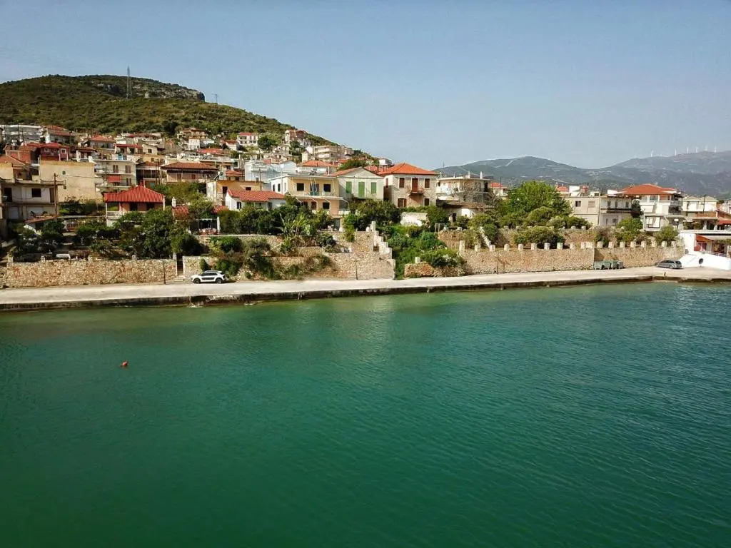 Seafront apartment ΙΙ in Kiveri, near Nafplion.