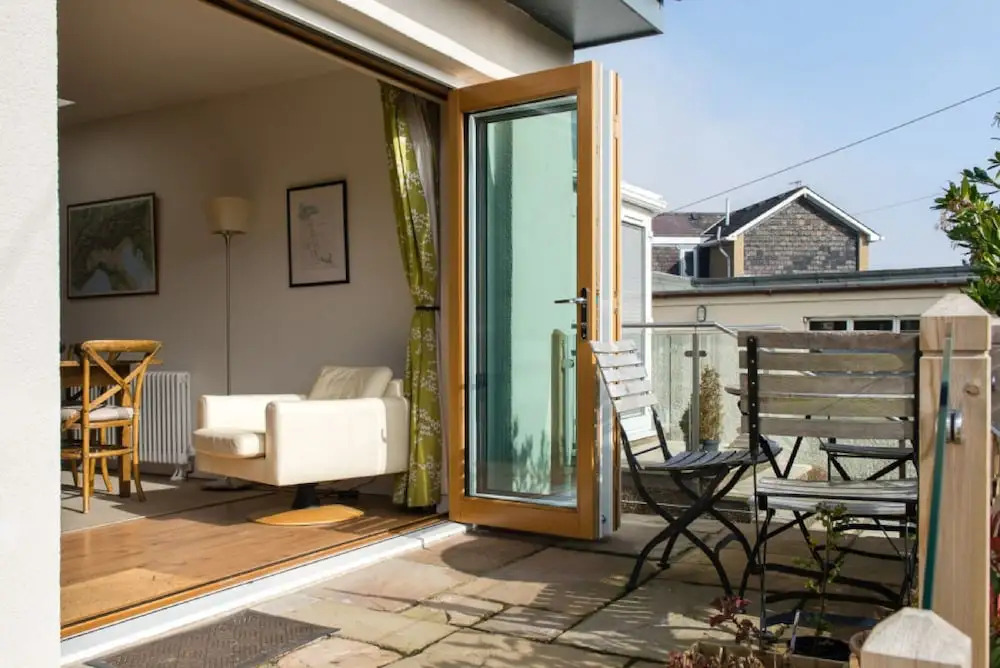Luxury Escape with Garden and Parking