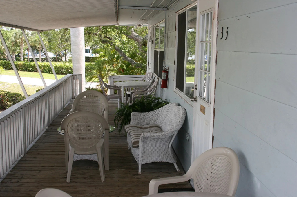 Hidden Harbor Suites