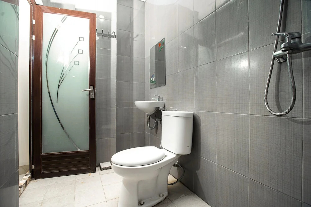 RedDoorz near Palembang Trade Center 3