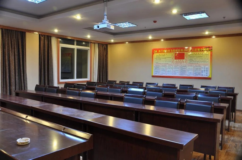 Linzhi Penglong Hotel