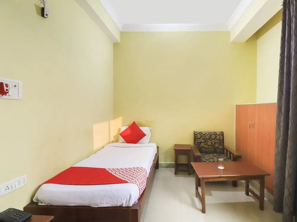 OYO 35441 Hotel Ravi Vinay