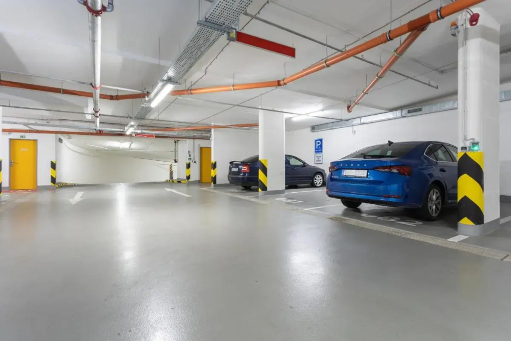 Yellow apartment with PARKING