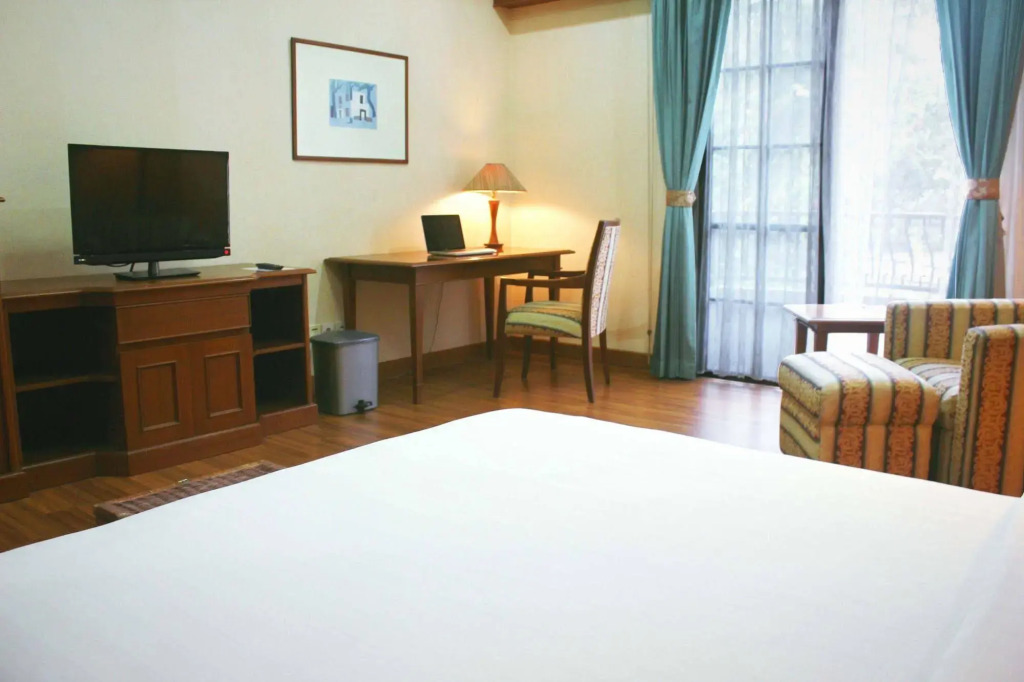 Chandra Residence