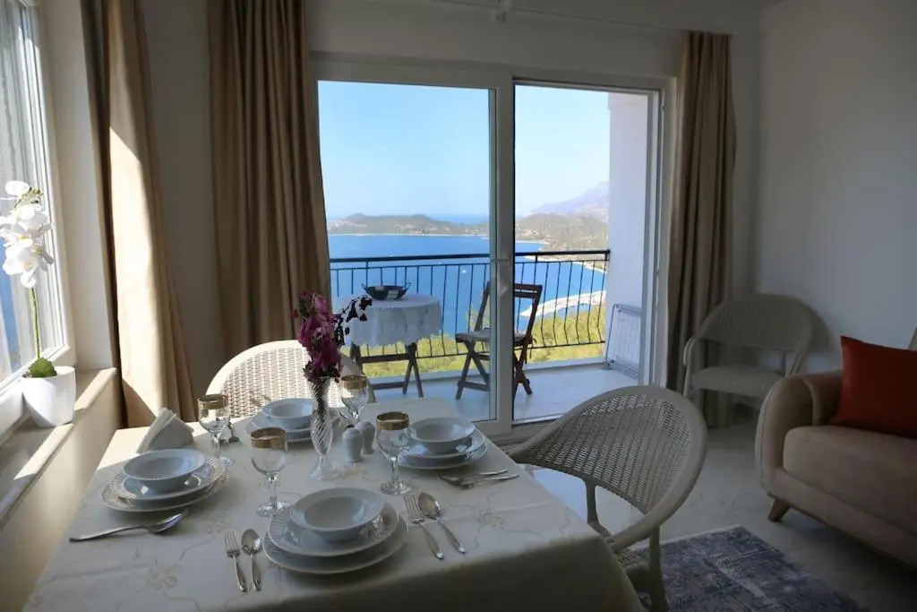 Kaş Ay Işığı Suit Apart