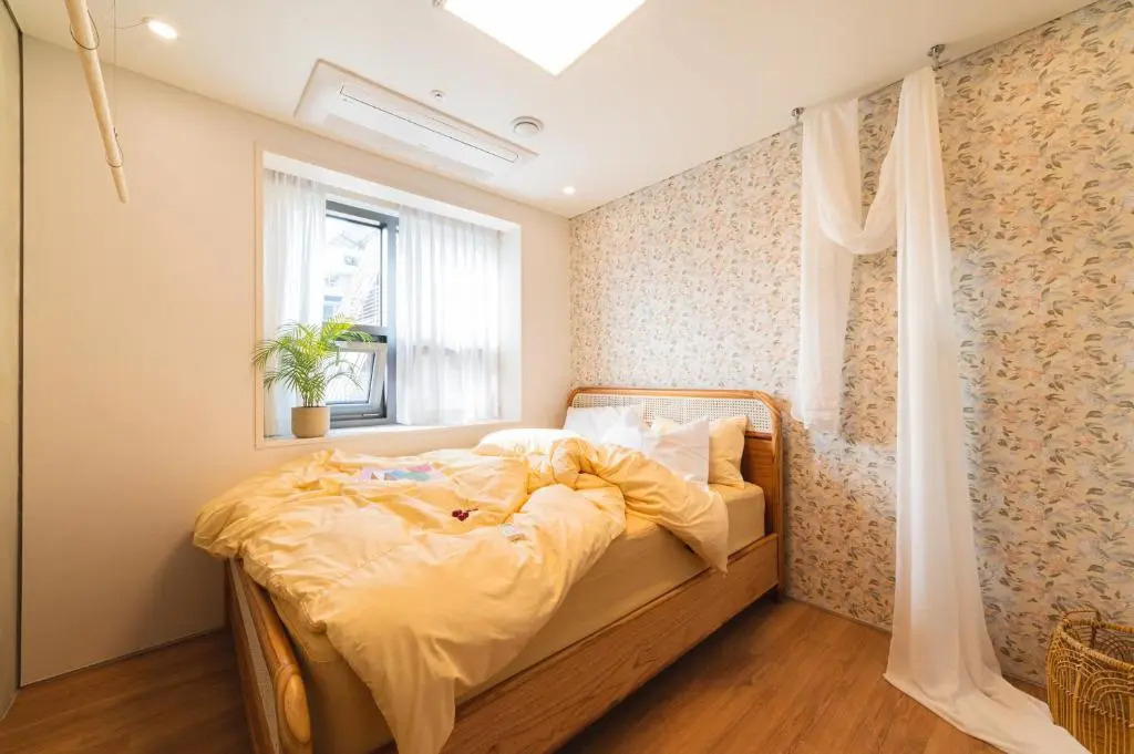 Hongik Univ Station Wave Family Suite #2