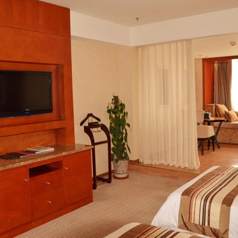 Iris Orchard All Suites Hotel (Tangshan Convention Center)