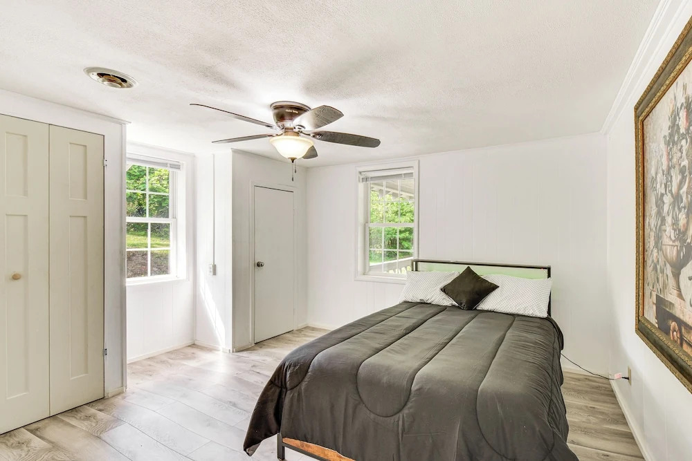 Seneca Vacation Rental w/ Grill Near Lake Hartwell