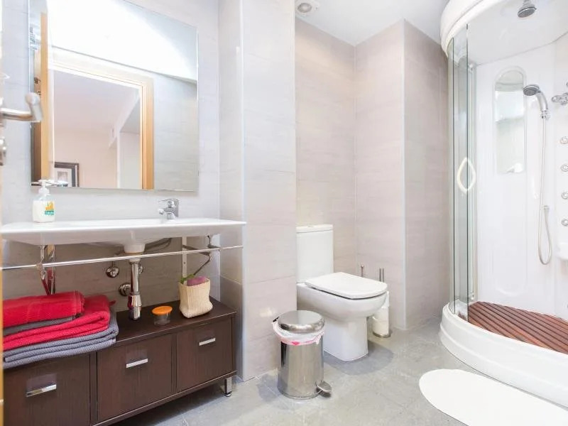 AinB Universitat Apartments