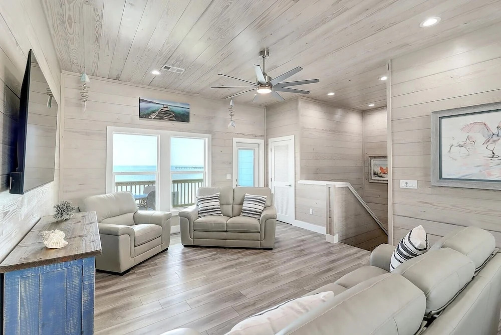 Seven Palms 3 Bedroom Home by RedAwning