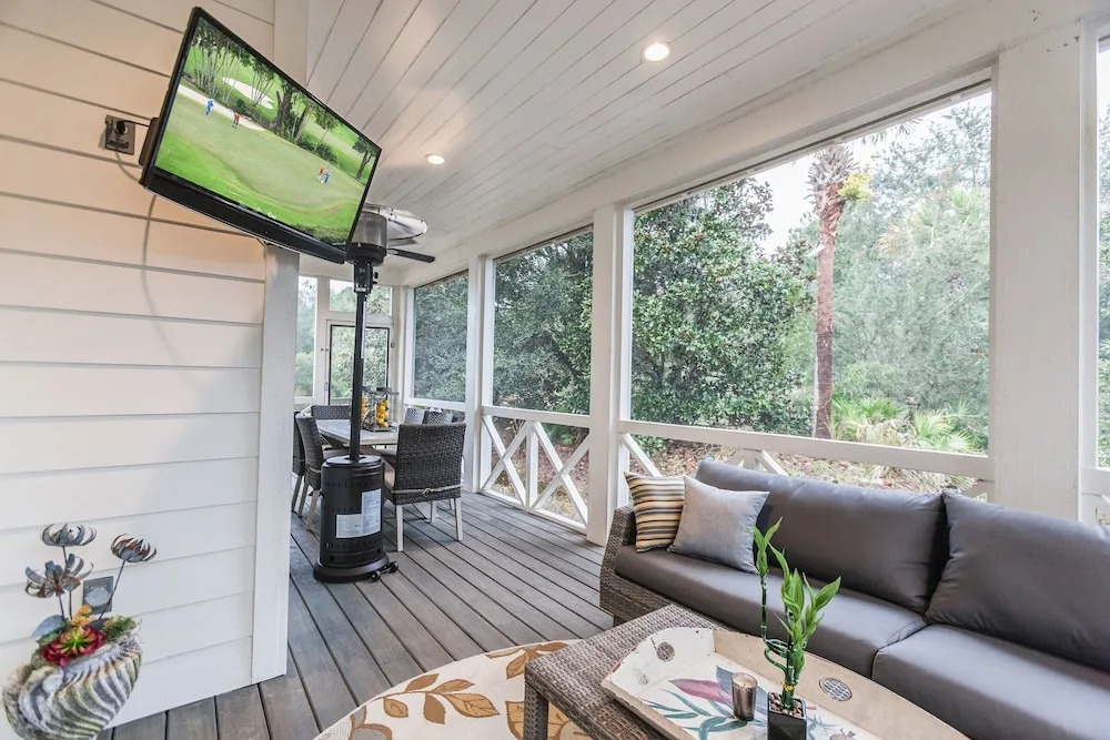 Cypress - 2 Masters, Golf Cart & Amenities 4 Bedroom Home