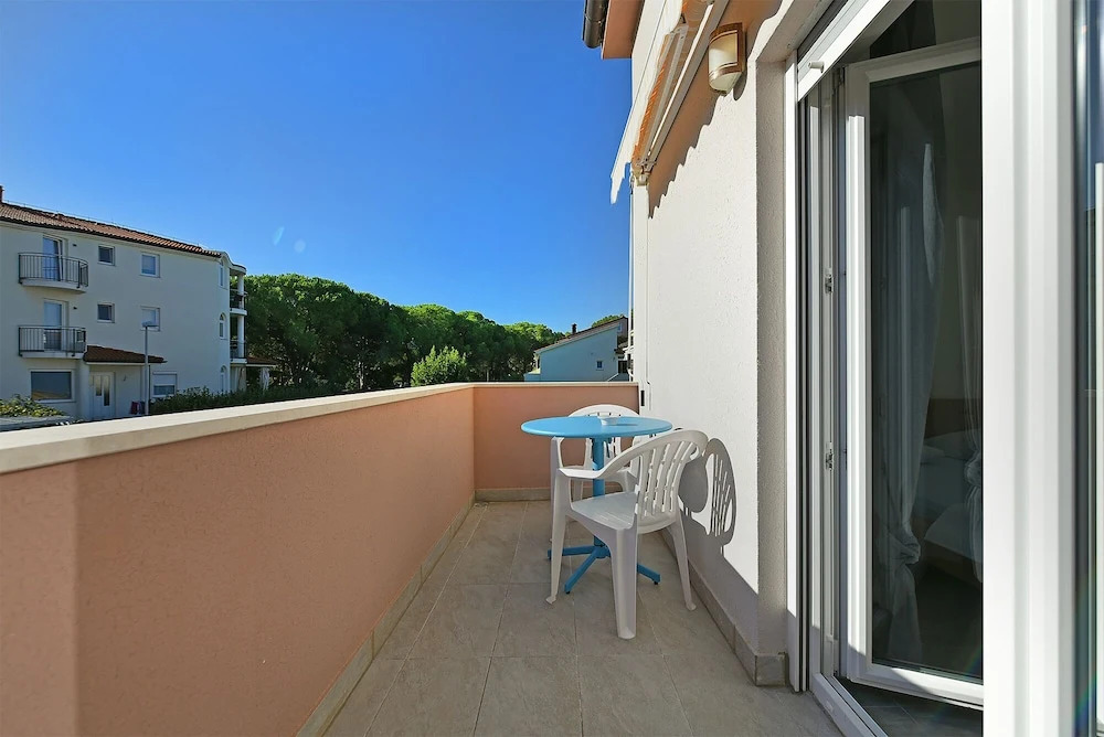 Apartment 1964