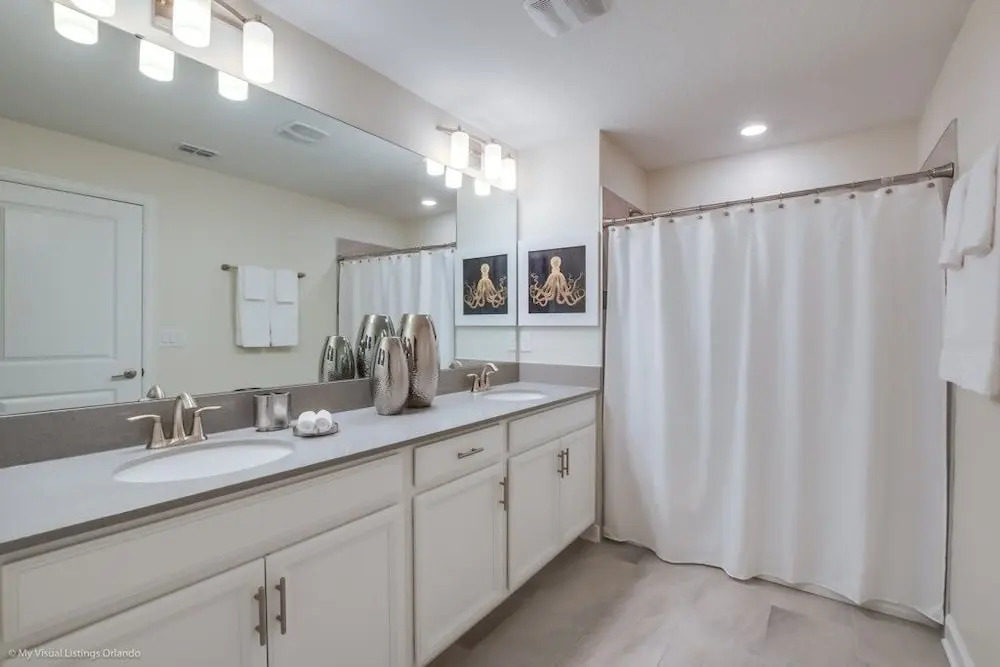 Jaffar's Reserve Beautiful Townhome With Pool! 5 Bedroom Townhouse