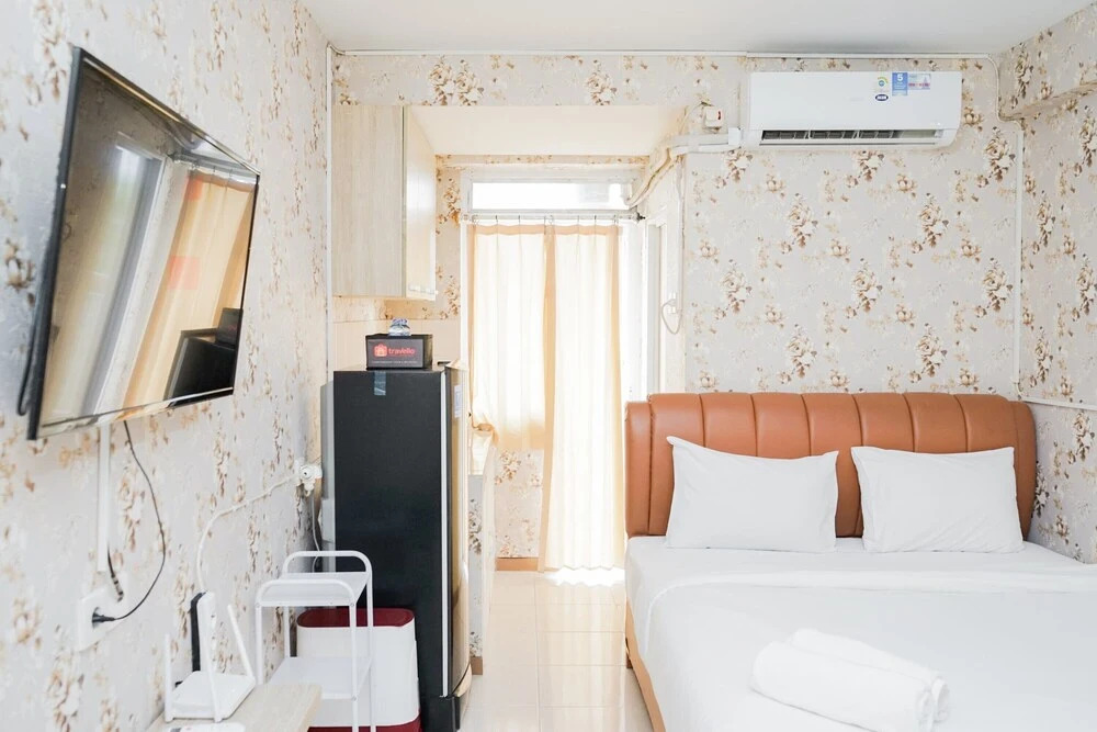 Homey Studio Apartment At Green Palm Residence