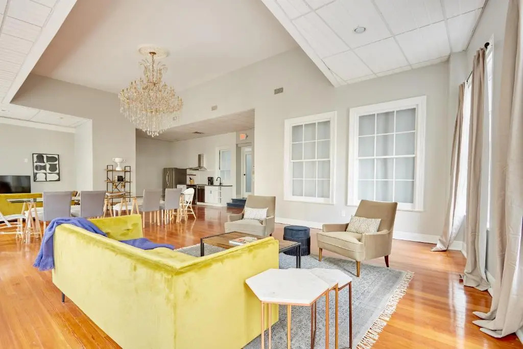 Sonder Baronne Manor