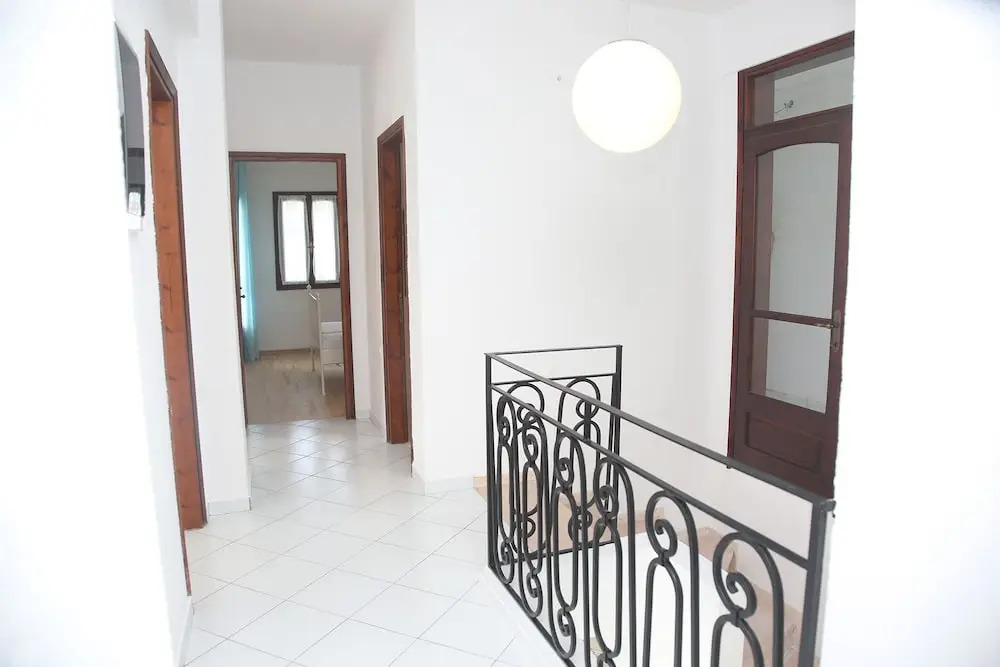 Romaric Mt. Garden House, Siviri
