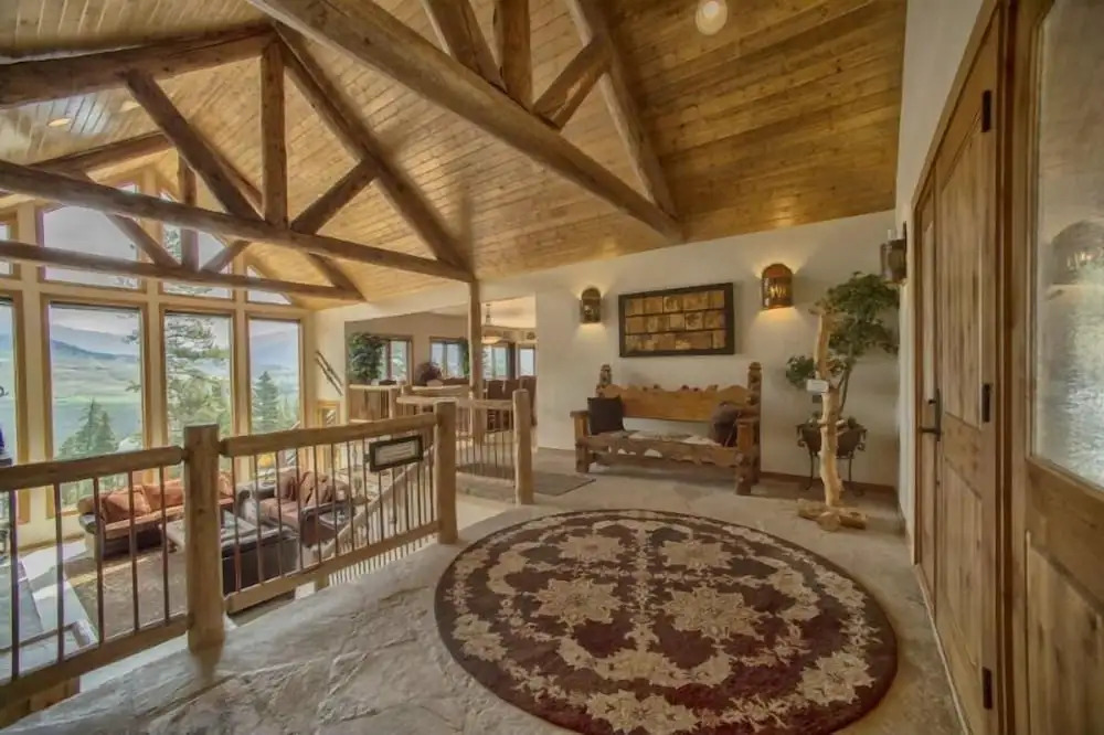 Retreat at Summerwood 5 Bedroom Apartment by Key to the Rockies