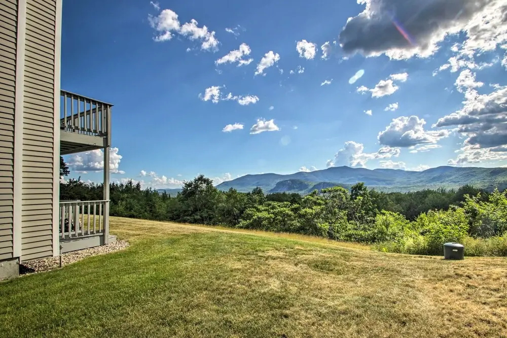 Intervale Family Retreat: Mtn View & Pool Access!