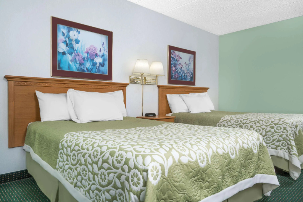 Days Inn by Wyndham St Cloud