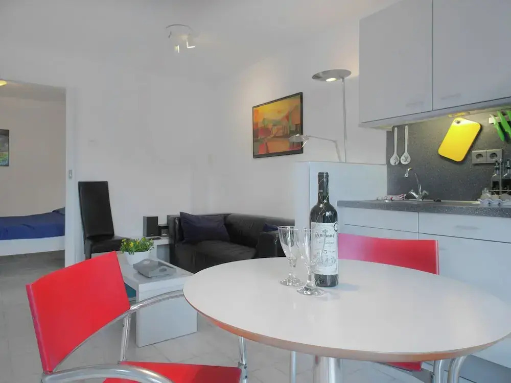 Beautiful Holiday Home Near Lawn Bowling in Krabbendam