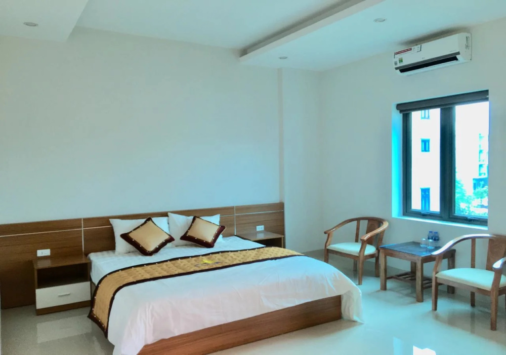Sunshine Hotel