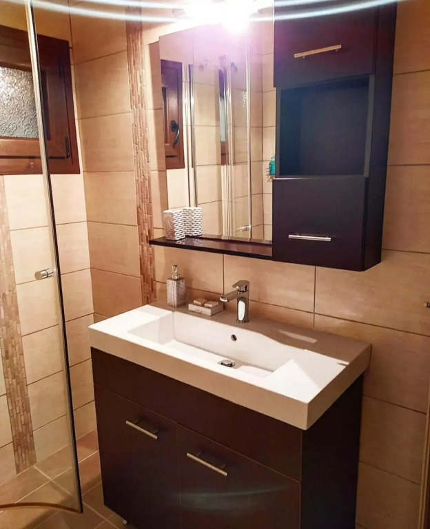 Luxurious private appartment with garden and view!