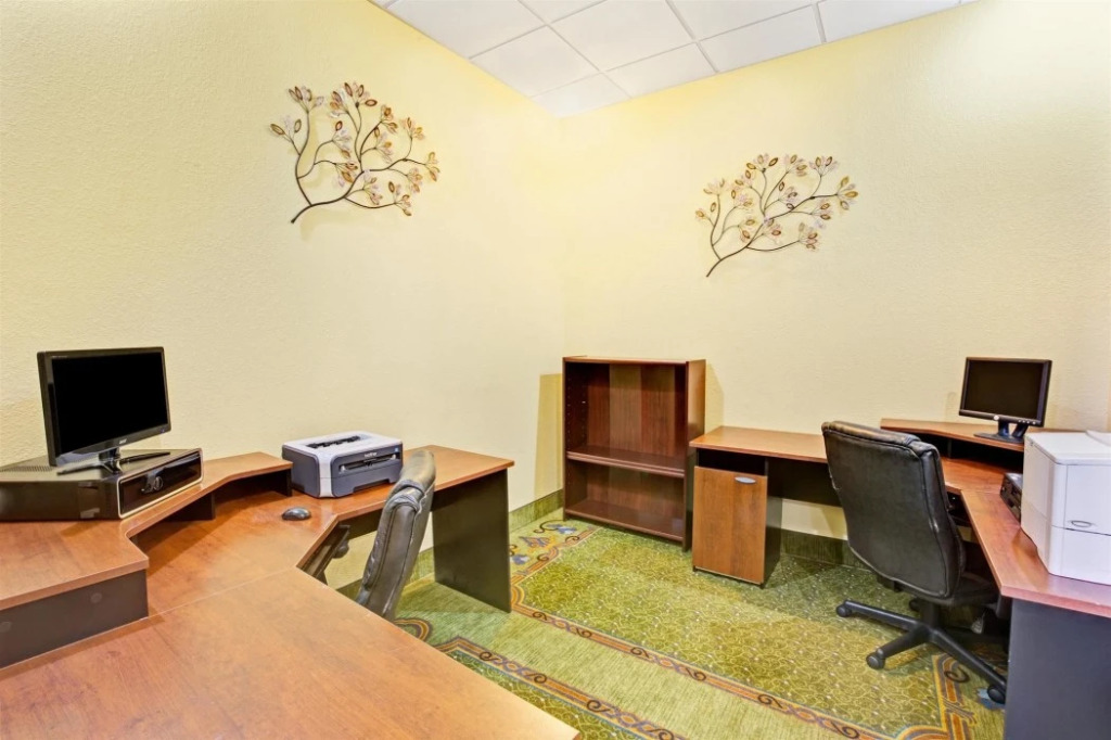 Holiday Inn Hotel Statesville-I-77 Exit 49a