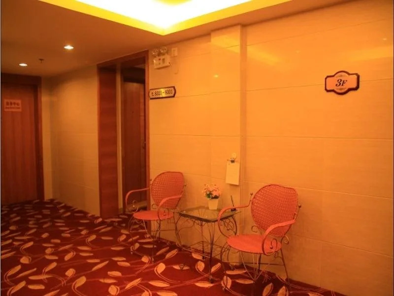Hawks Holiday Hotel