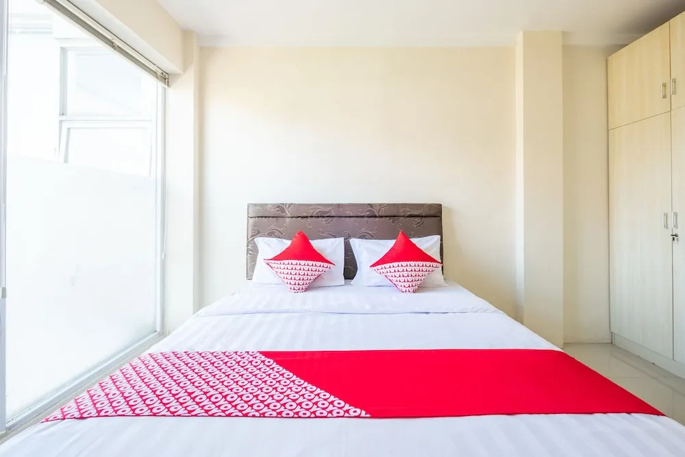 RedDoorz near Trans Studio Mall Bongo Residence