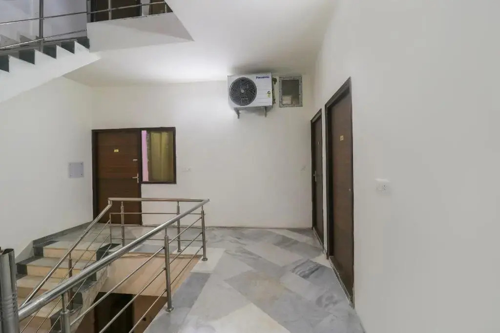 Hotel Legend by OYO Rooms