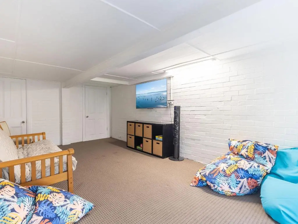 91 Sandy Point Road with Wifi Boat Parking and Air Con