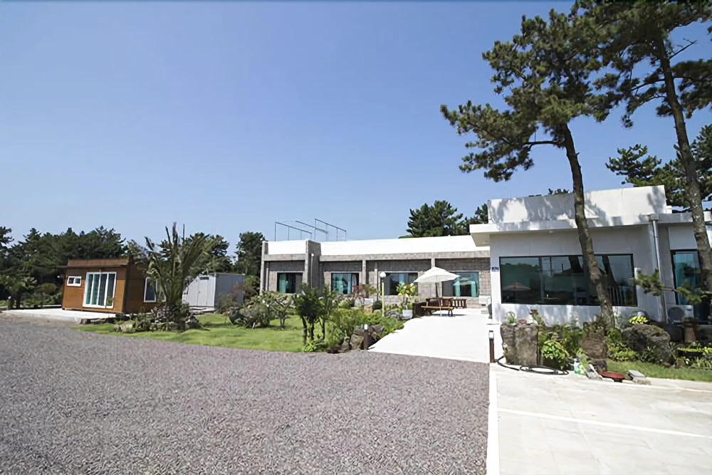Seogwipo o Clock Pension