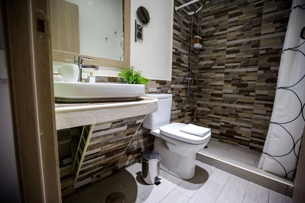 Hostal Adis