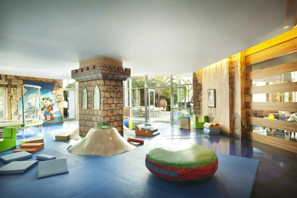 Adrián Hoteles Roca Nivaria