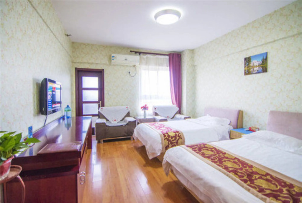 Golden Tree Business Hotel
